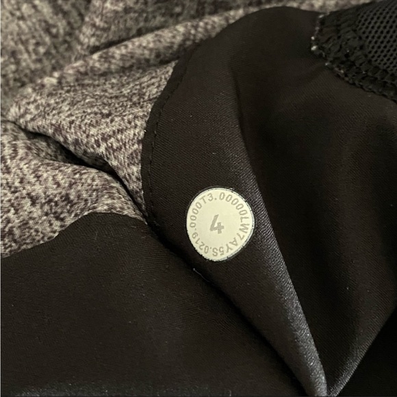 Lululemon Spring Break Away Short II *3" - Picture 11 of 11